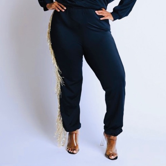 QUEENING! PLUS SIZE - Picture 5 of 6